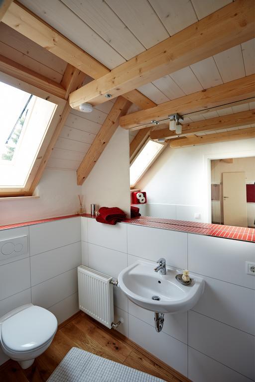 Rotes Bienenhaus Villa Kottenheim Rom bilde